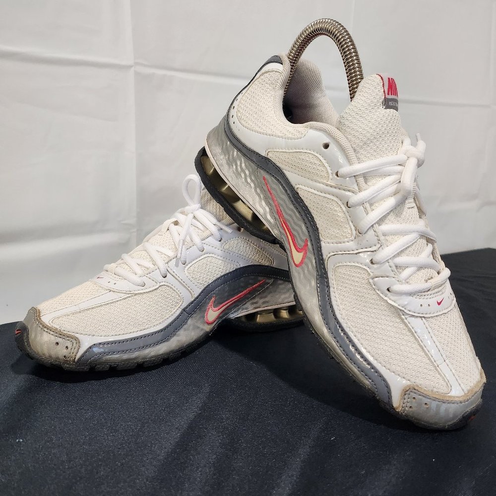 Nike Reax Run 5 Women's Size 8 - image 1